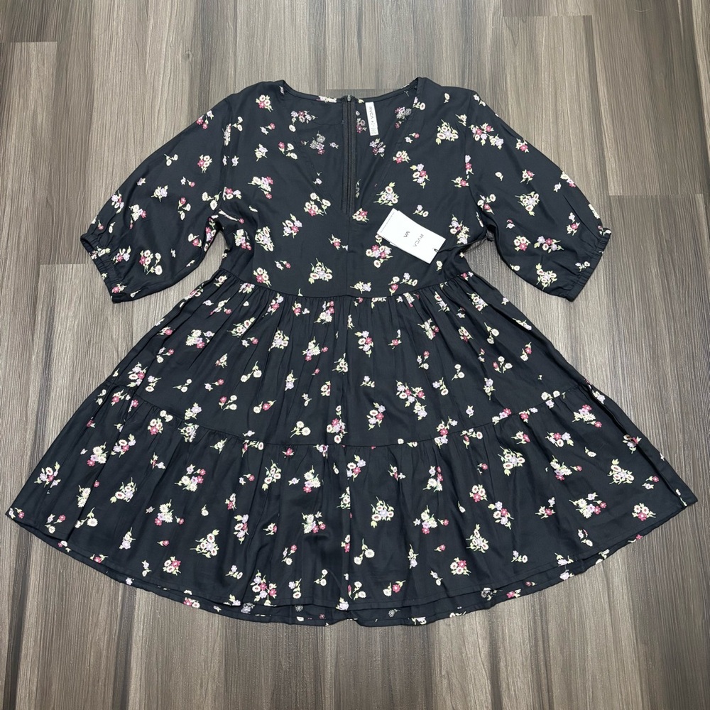 Rvca Mini Dress Women’s Medium Black Floral Sprinkle Vienna V Neck Tiered Beach